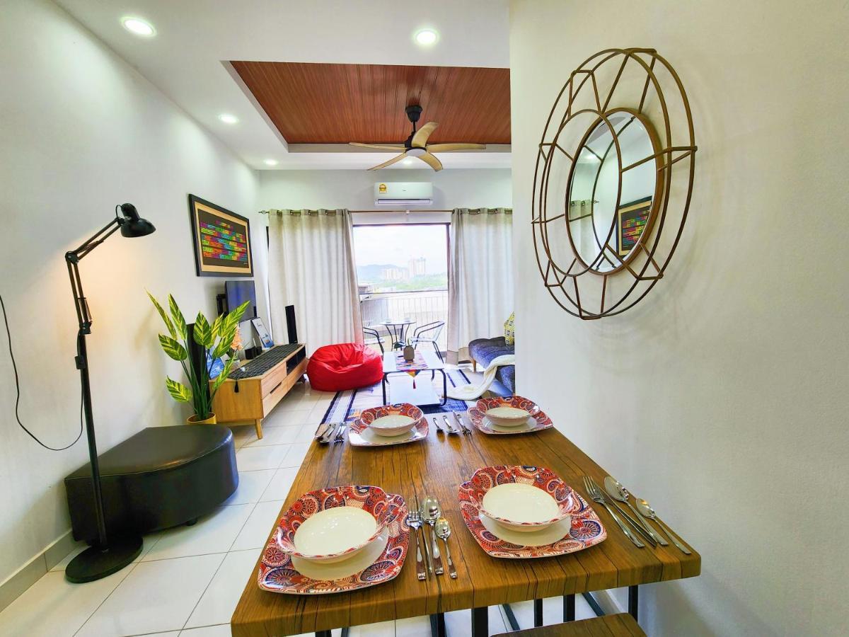 Klia Lili Residensi 5 Plus 2 Pax With Splendid Pool Нилай Екстериор снимка
