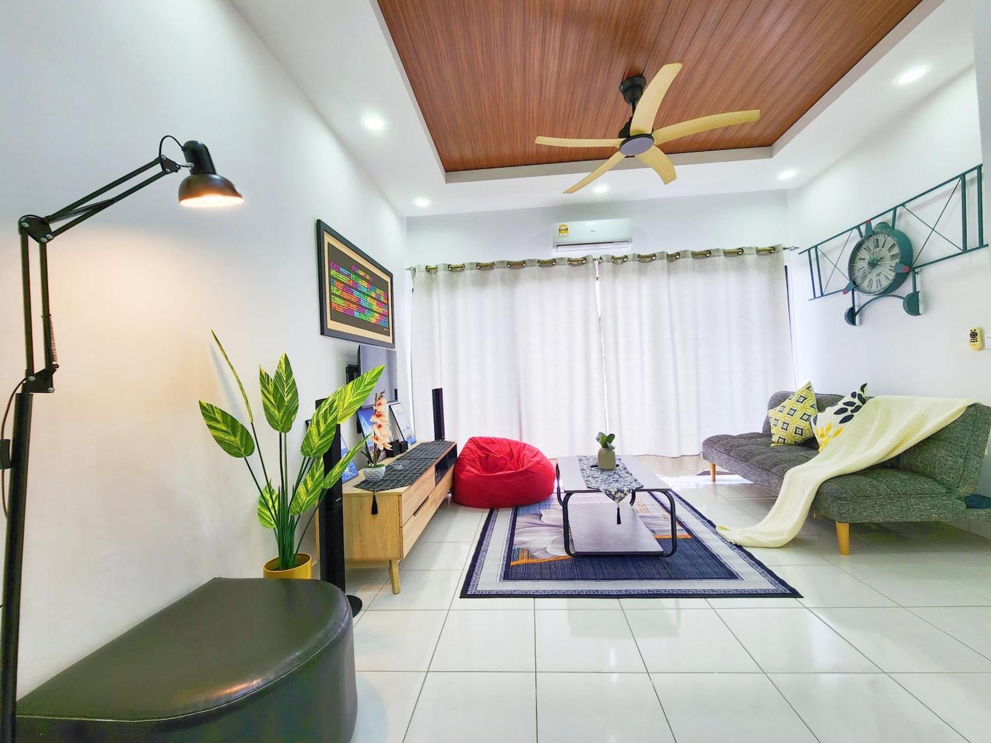 Klia Lili Residensi 5 Plus 2 Pax With Splendid Pool Нилай Екстериор снимка
